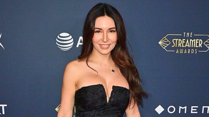 Alinity streaming legacy and career highlights photo from The Streamer Awards event.