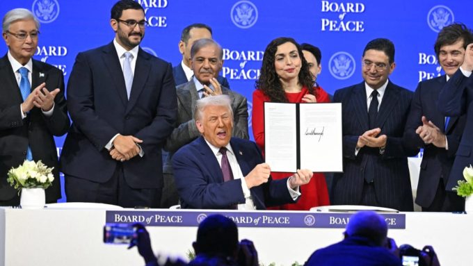 A social media-style news banner from VICESNOB reporting that the Trump Board of Peace has officially received $5 billion in pledges for humanitarian aid and rebuilding efforts in Gaza. The graphic depicts President Trump in a formal setting, emphasizing the scale of the international financial commitments secured by the board.