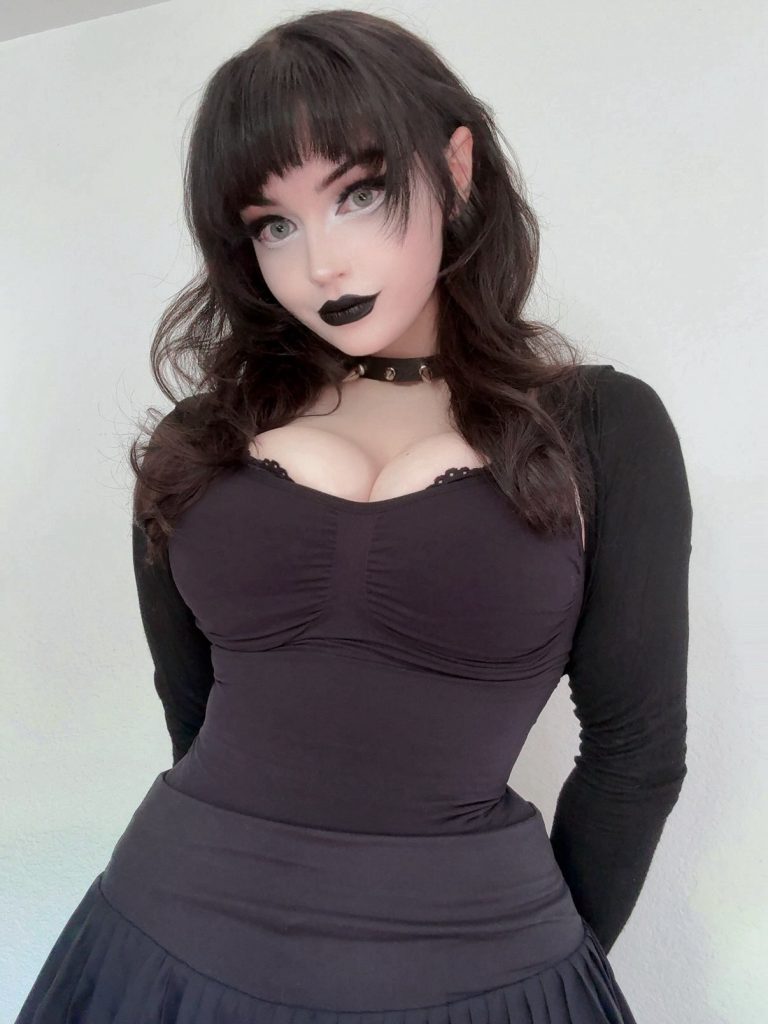 Queen Nephilim Goth OnlyFans posed for photoshoot