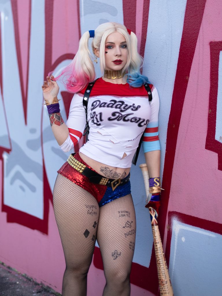 Cosplayer Enji Night in a Sexy Anime Cosplay inspired by Harley Quinn