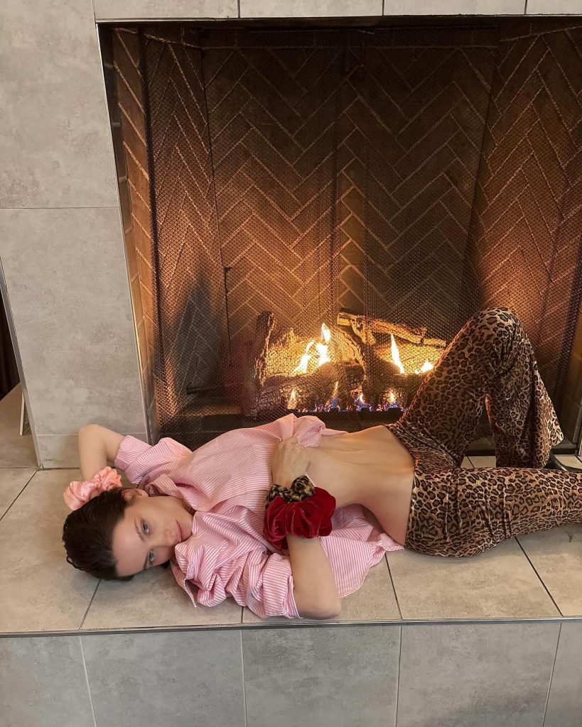 Lana Rhoades showing her belly
