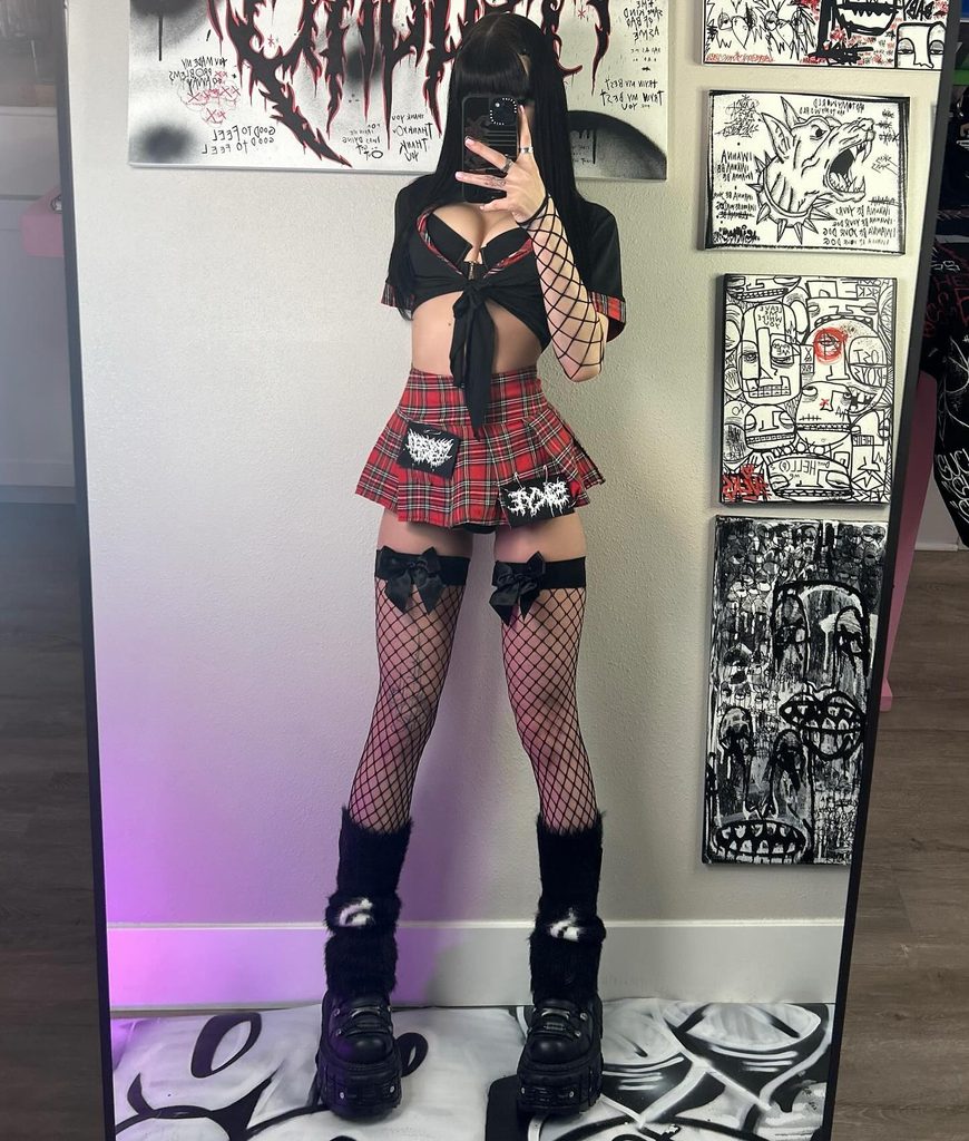 Luma Skyee taking mirror selfie